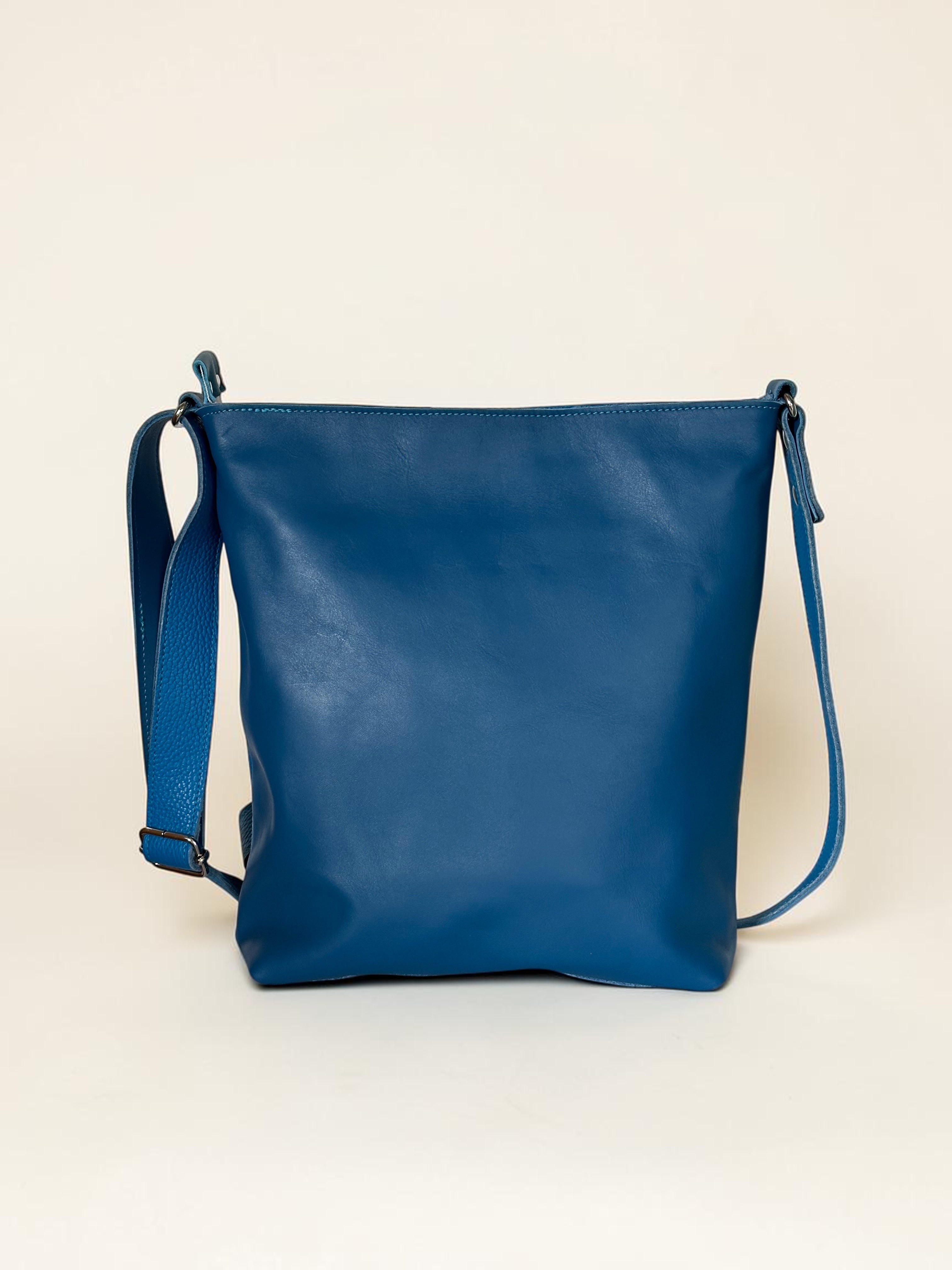 Handgemaakte leren schoudertas in kobaltblauw van LOT tassen
