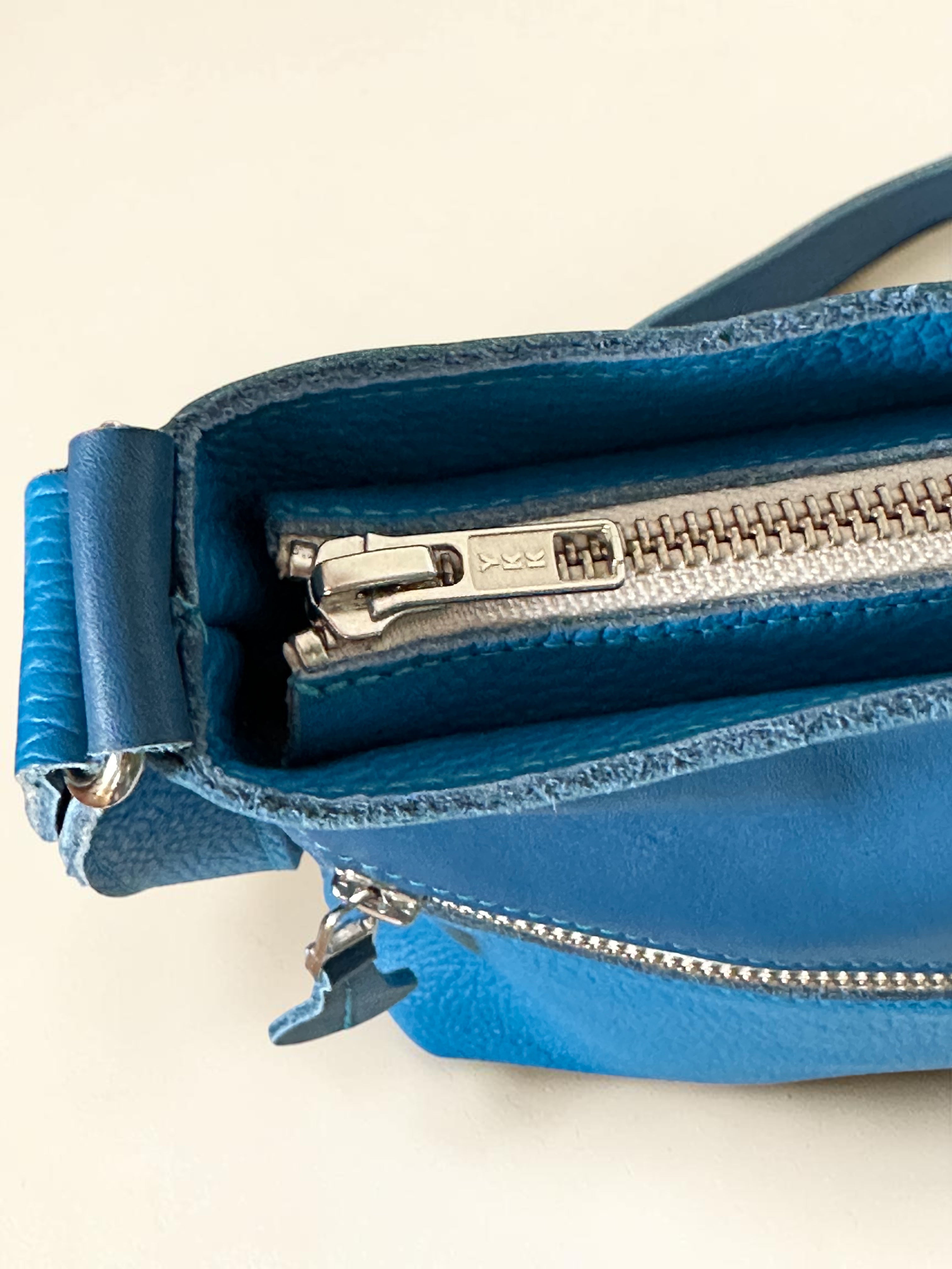 Handgemaakte leren schoudertas in kobaltblauw van LOT tassen