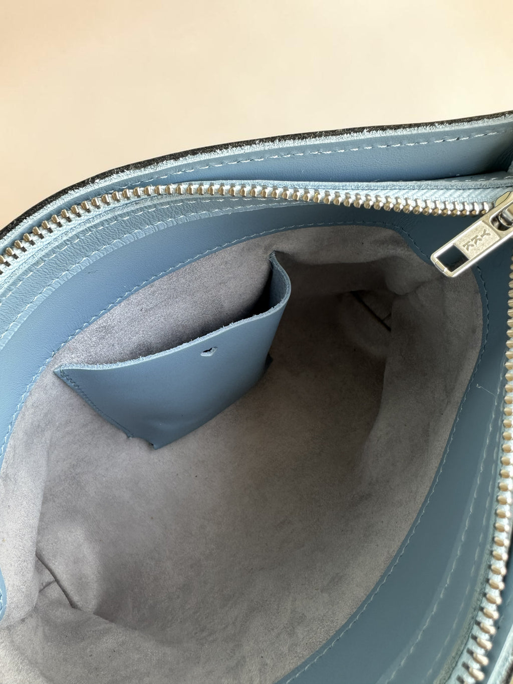 Handtas BiLLY antraciet met lichtblauwe details