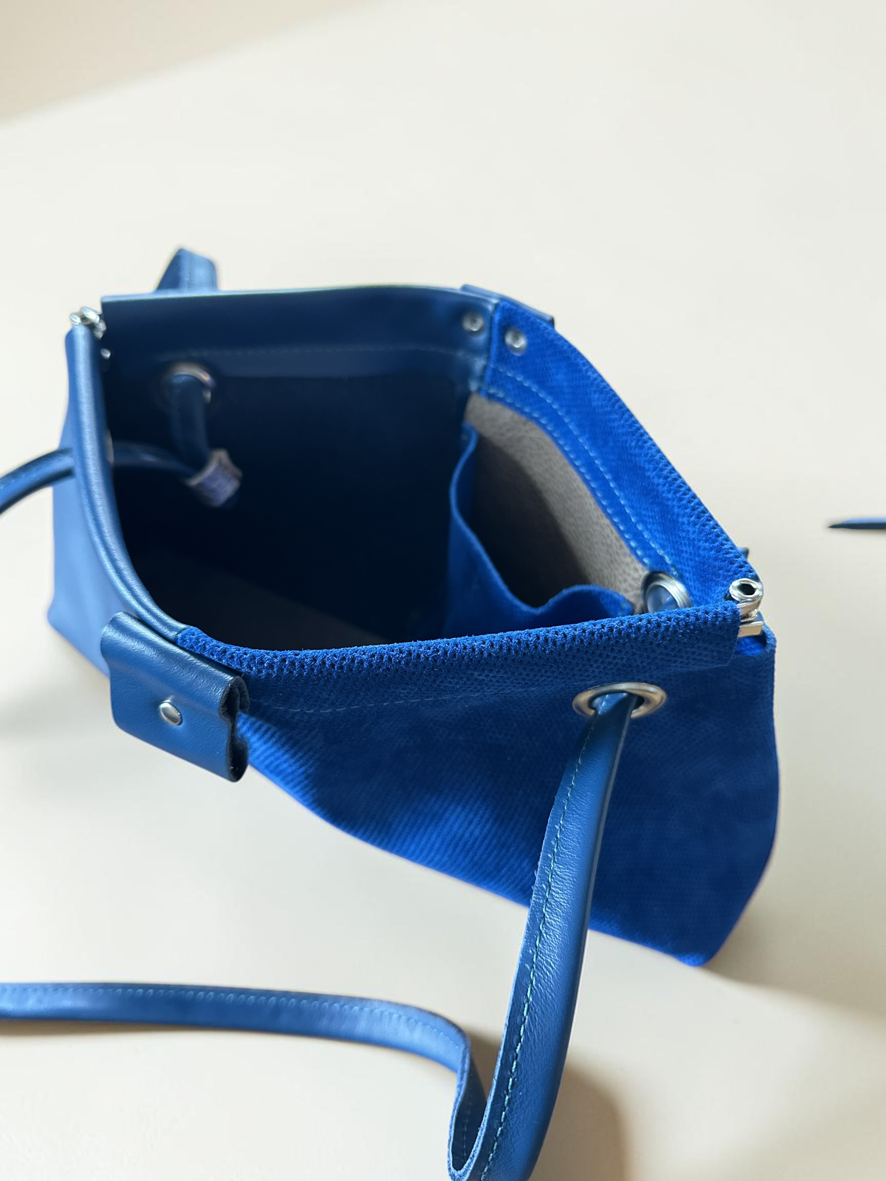 Handgemaakt kobaltblauw handtasje BoBBY