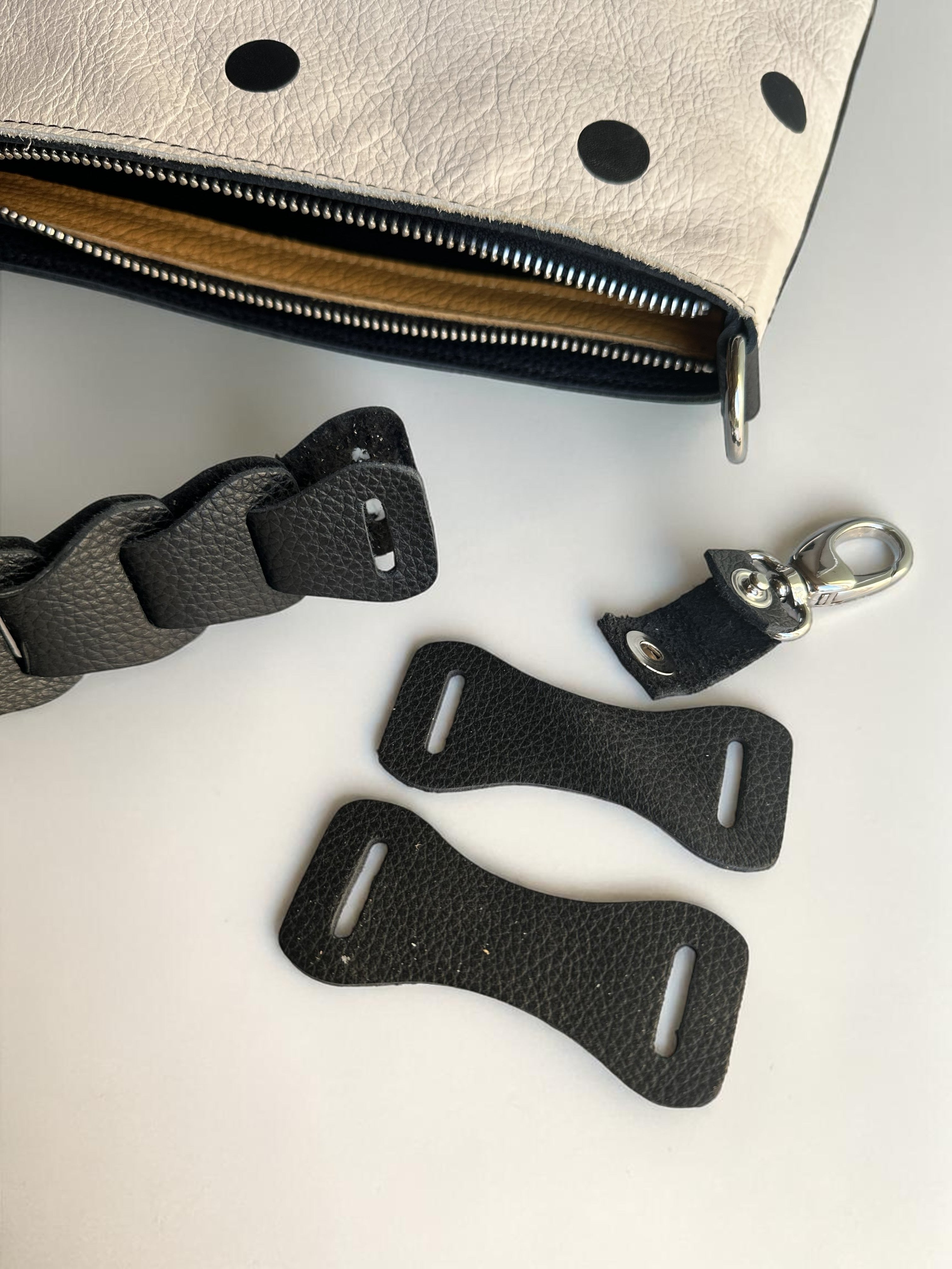 handgemaakte handtas creme / zwarte stippen