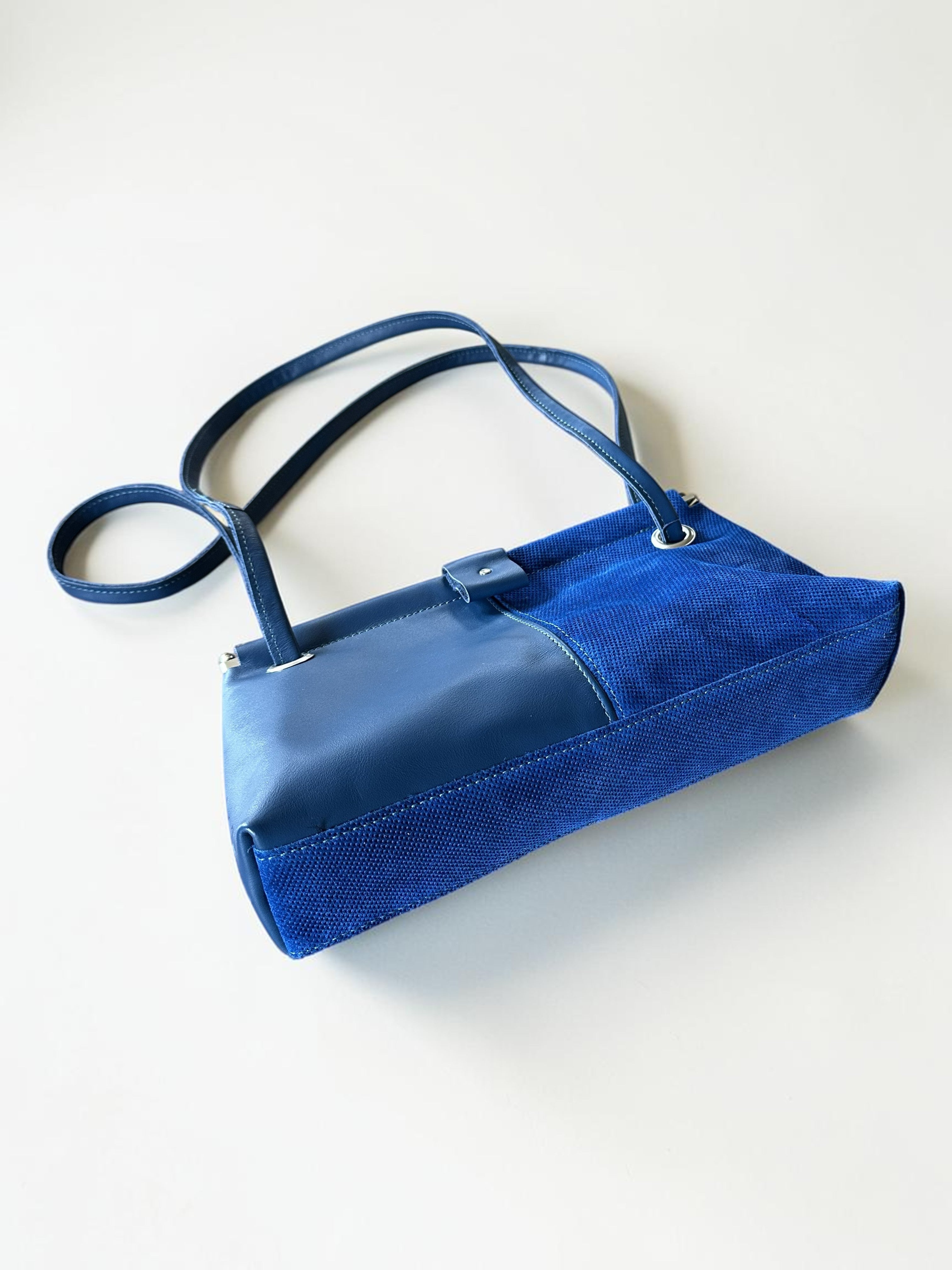 Handgemaakt kobaltblauw handtasje BoBBY
